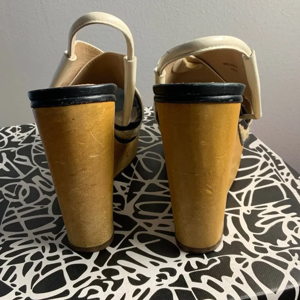 Diane Von Furstenberg comfort wedge